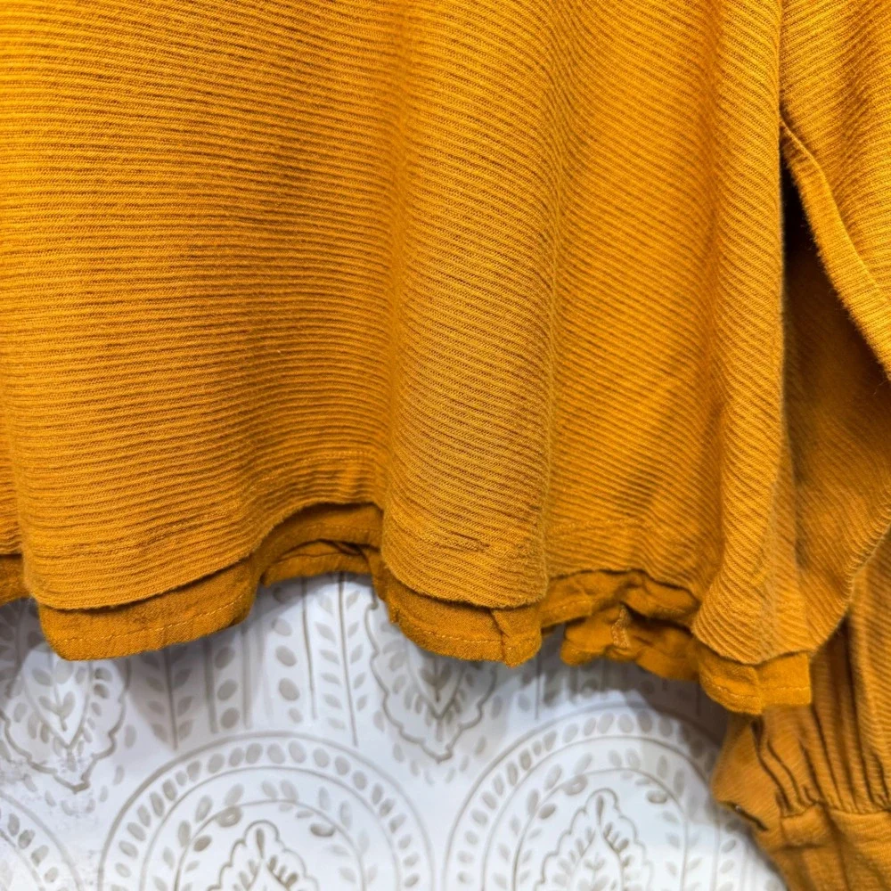 Free People Top Women Small‎ Mustard Yellow Puff Sleeve Pleated Back Ribbed